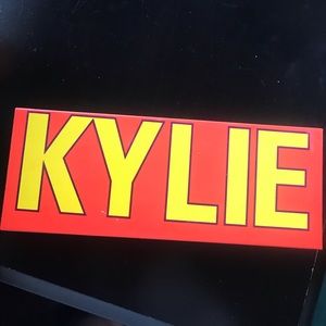 kylie makeup pallet never used